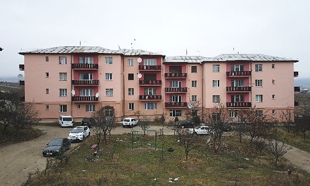 W/frame of @UNDPArmenia-@theGCF De-risking & Scaling-up Investment in #EnergyEfficient Building Retrofits project, 6 multi-apartment & 2 public buildings were retrofitted in #Stepanavan during 2020-2024. 3 other multi-apartment buildings are in the process of being retrofitted.