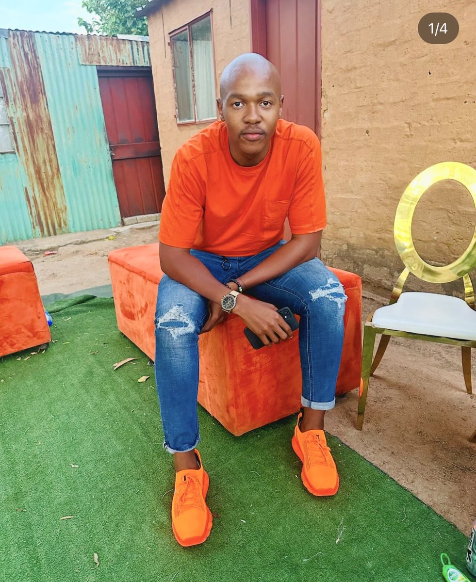 Wizly_wii's tweet image. Dear @bathu_sa. Our boy Willy from this season of Big Brother Mzansi (Top 7) really loves your brand and he reps it through and through. It’s literally all he wore his entire stay in the house and we know it would make his entire life if y’all recognized him please.🥺🫶🏿
It would…