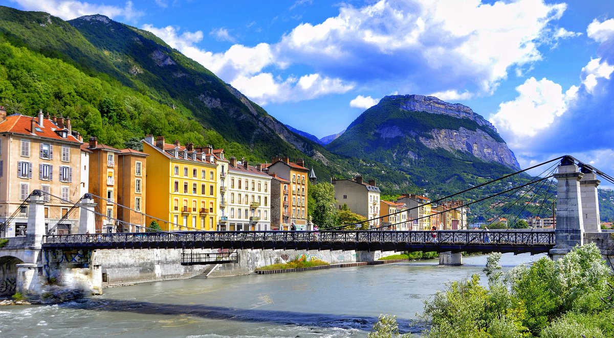 [JOB OFFERS]: Interrested to find a meaningfull postdoc in an attractive area? <a href="/IBS_Grenoble/">Institut de Biologie Structurale</a> is hiring a postdoc fellow to work on the development and optimization of #Bioscavengers towards toxic #organophosphorus compounds: cutt.ly/tw9497lV 
#Crystallography #postdoc