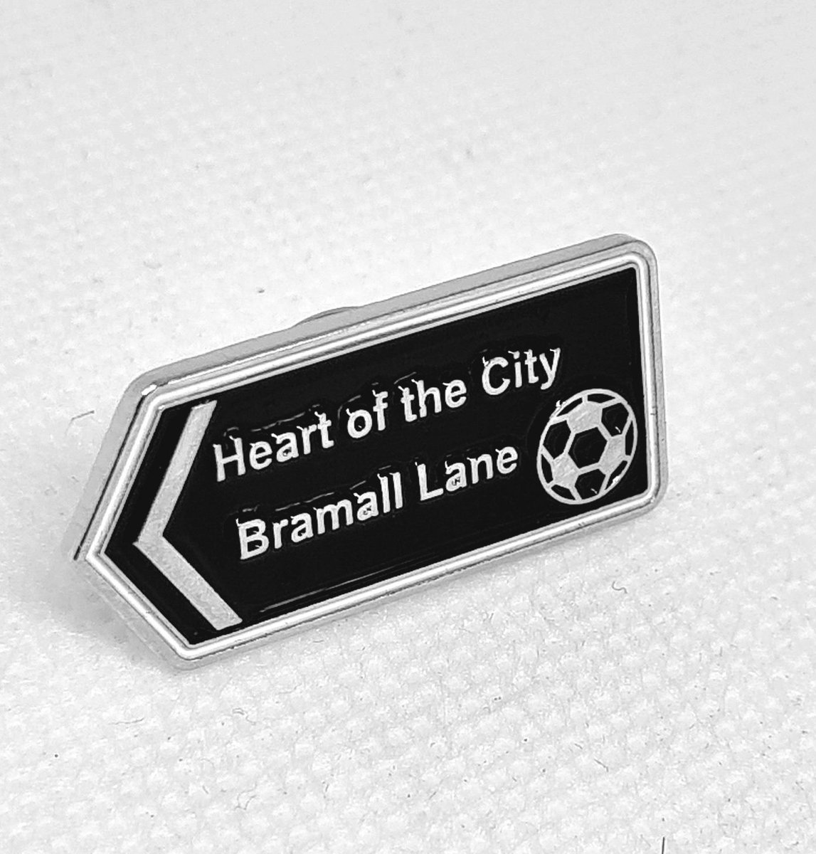 Bramall Lane “Heart Of The City” Pin Badge ◀️ ⚔️ sheffieldretroshop.co.uk/product/bramal… #sufc #twitterblades