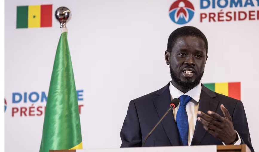 Le 24 mars 2024, le peuple sénégalais a offert une leçon de maturité politique et démocratie à toute l’Afrique. Il a démontré que personne ne peut le contraindre. Quelle grandeur ? Quelle fierté ?
Bassirou Diomaye Faye est désormais Président du Sénégal