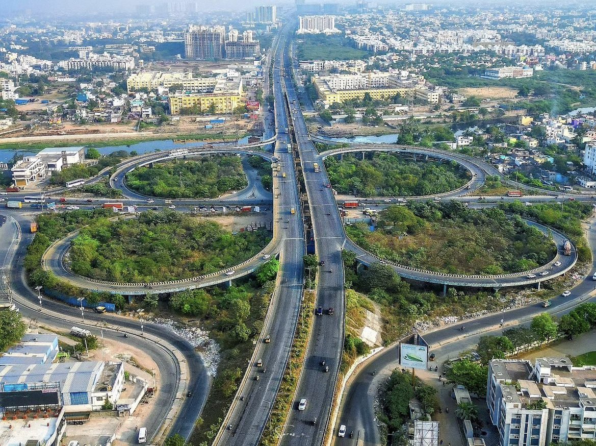 Maduravoyal Interchange from above. It will soon get a double stack interchange as part of the Port Maduravoyal Eway project.. #Chennai #Infra 🏗️🛣️
P.C : sures_c_ (IG)