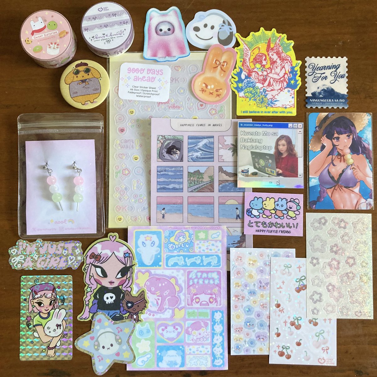 flavoredblues's tweet photo. (is it too late to post?) komiket haul ! 🌷 https://t.co/t6TxJAxrEB