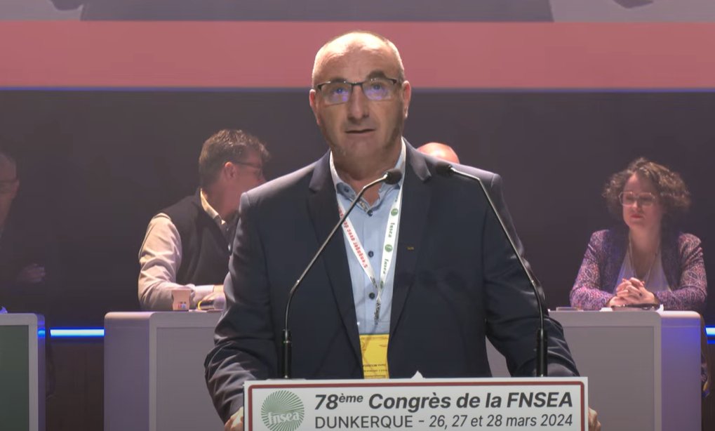 #CongrèsFNSEA | J2 @DenisMousseau3 @FNSEA_Nlle_Aqui 'Le sujet de l'eau est toujours aussi peignant dans notre région. Dans le changement de logiciel, nous demandons la bonne conduite des projets sur l'eau qui concerne aussi l'abreuvement des animaux. Nous demandons aussi l'arrêt