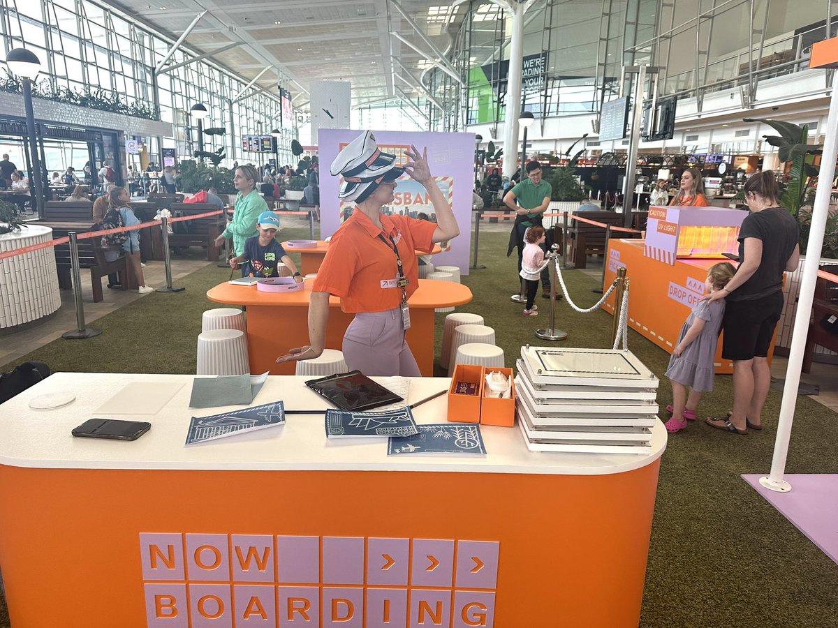 #TeamBNE and departing families take a break from the #easter2024 travel rush and stress at @BrisbaneAirport with cuddles from therapy support puppies and fun departure activities! 🐣🐶 ✈️ #beingunited #easterholidays #goodleadstheway