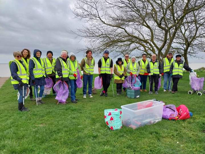 River_Care's tweet image. It was windy, very windy 💨 but the beach cleans continue in support of #GreatBritishSpringClean 
From Southend to Clacton, Walton and Frinton, Essex beach carers have been busy giving Essex beaches a spring clean and we thank you all 👏👏👏