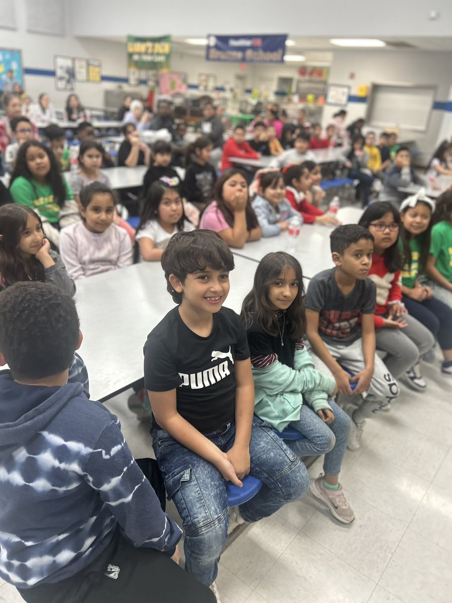 We celebrated our EL reading club students and their families on our last day of reading club for the year. All of these students have shown amazing growth in listening, reading, speaking and writing. Thank you to our reading club teachers for your hard work and dedication!