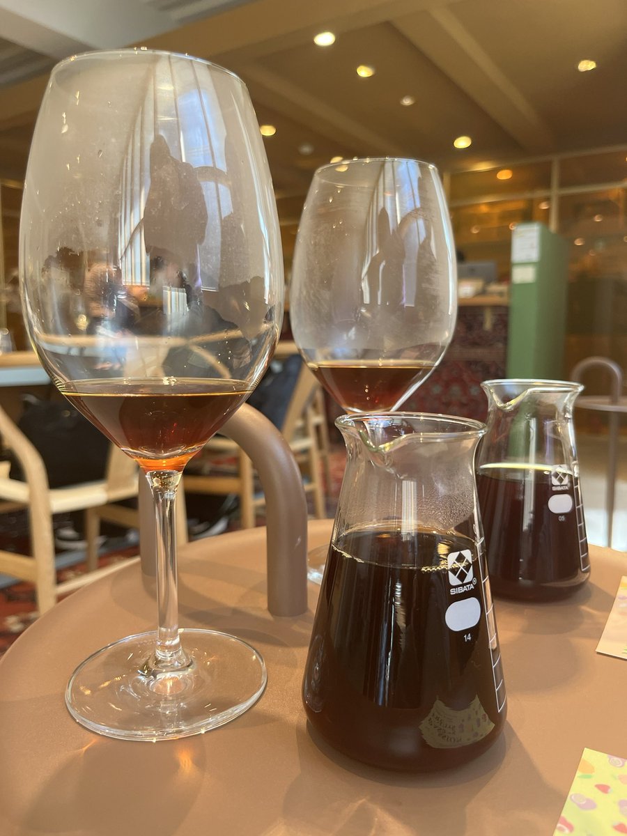 ShiRoT_C's tweet photo. 今日はwavyで。
初のinfusedを体験してきた☕️
ピーチとパッションフルーツの香りがすごくて、いろんな種類があると実感👀 https://t.co/tt2hdxrjkn