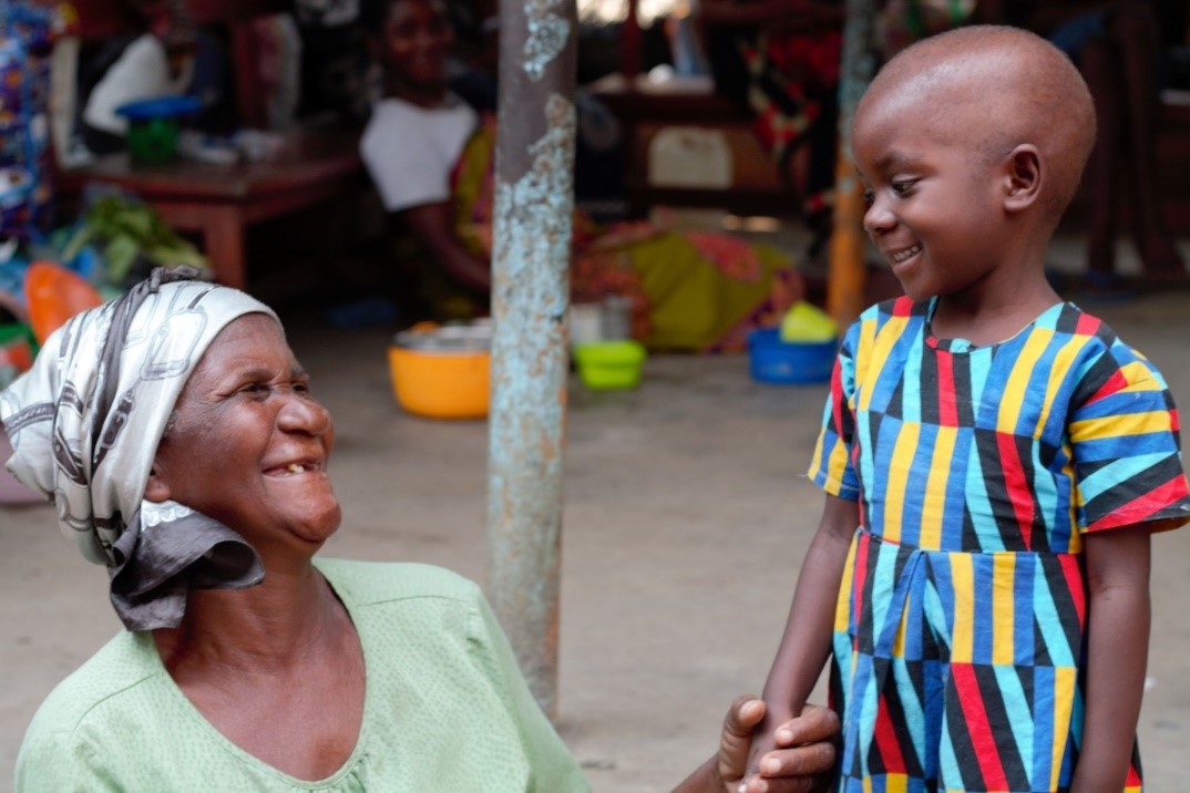 Meet Shakira and her granny who come from Balaka district in Malawi where she lives with her parents who are subsistence farmers. @WorldSIOP @SIOPAfrica @WChildCancer @IntChildCancer @oncodaily @CancerPOINTE @youngsiop Appropriate consent given.Photograph by Dr T. Israels.