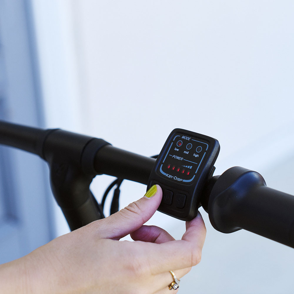 誰でも簡単に折りたためる利便性と、シンプルな操作感が好評なコンパクトe-Bike「VICCI」。

名だたる国内外のデザイン賞を受賞した近未来感漂うデザインは、街中でも存在感抜群な一台です。

この春、VICCIでe-Bikeのある生活を初めてみませんか？
shifta.jp/product/900000…

#自転車 #ミニベロ #ebike