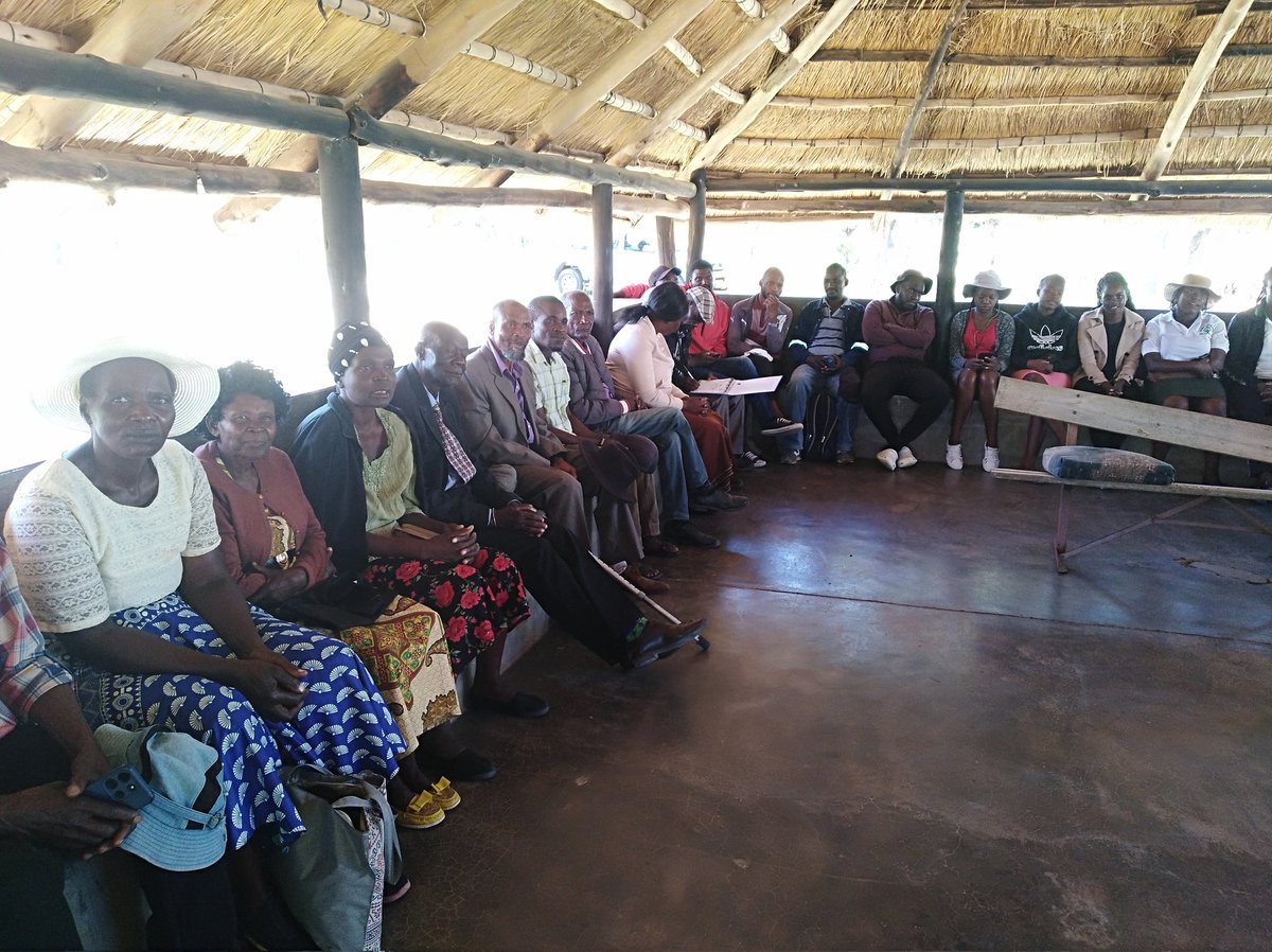 @GRRA054 In partnership with @nkabazwe currently conducting a ward consultative meeting with councillors, traditional leaders and residents as part of efforts to come up with solutions to solving local problems at Vungu Rural.