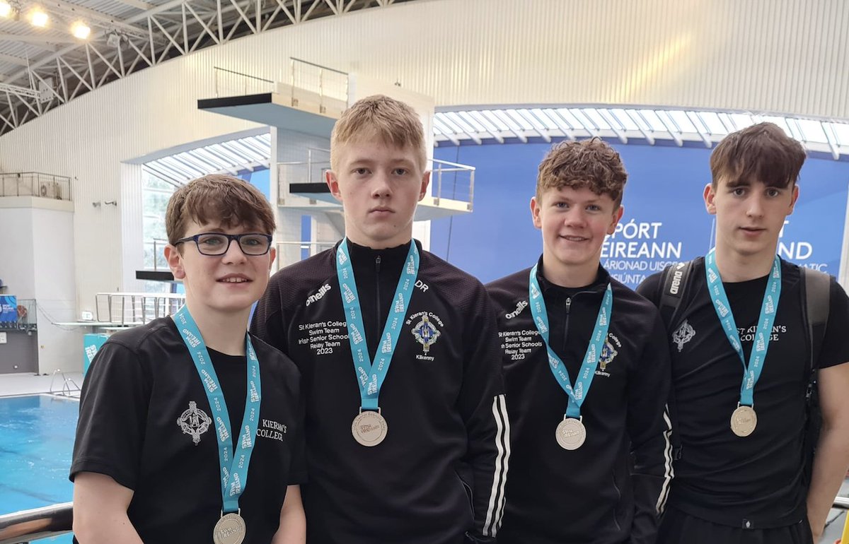 Congrats to Sam McAviney, Dan Rohan, Sam Kealy & Paddy Cuddihy who came second in the Freestyle competition of the National Senior Schools Relay Finals last weekend. Great to see all of the hard work paying off. Well done lads - a great achievement! ⚫️⚪️👏👏👏 #proudofourpupils