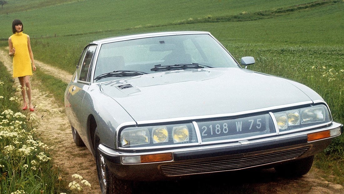 Is the Citroen SM the only car ever to have its front number plate behind a window?
Not talking young Herbert in an Ibiza FR, corner of the windscreen style, but nicely done from the factory.
#CitroenSM