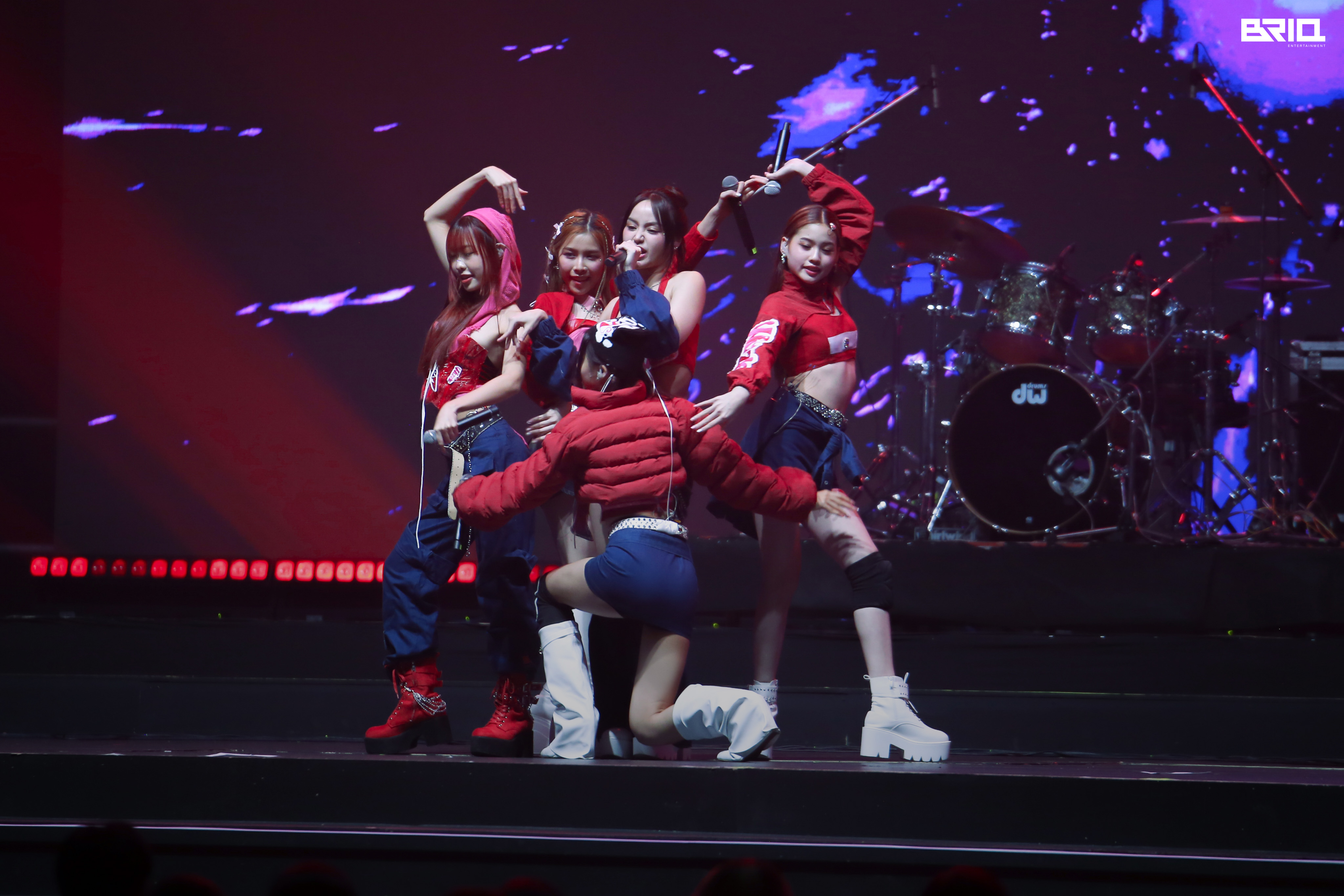 GJqfWj8bAAAz2Sp?format=jpg&name=4096x4096