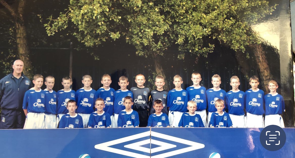 My former @EvertonAcademy team-mate @ChrisBandell is undergoing treatment for leukemia. Chris is one of the best people I met through football who gave me so many amazing memories on the pitch💙 Please read about an amazing fundraiser for Chris👇 shorturl.at/qBR16