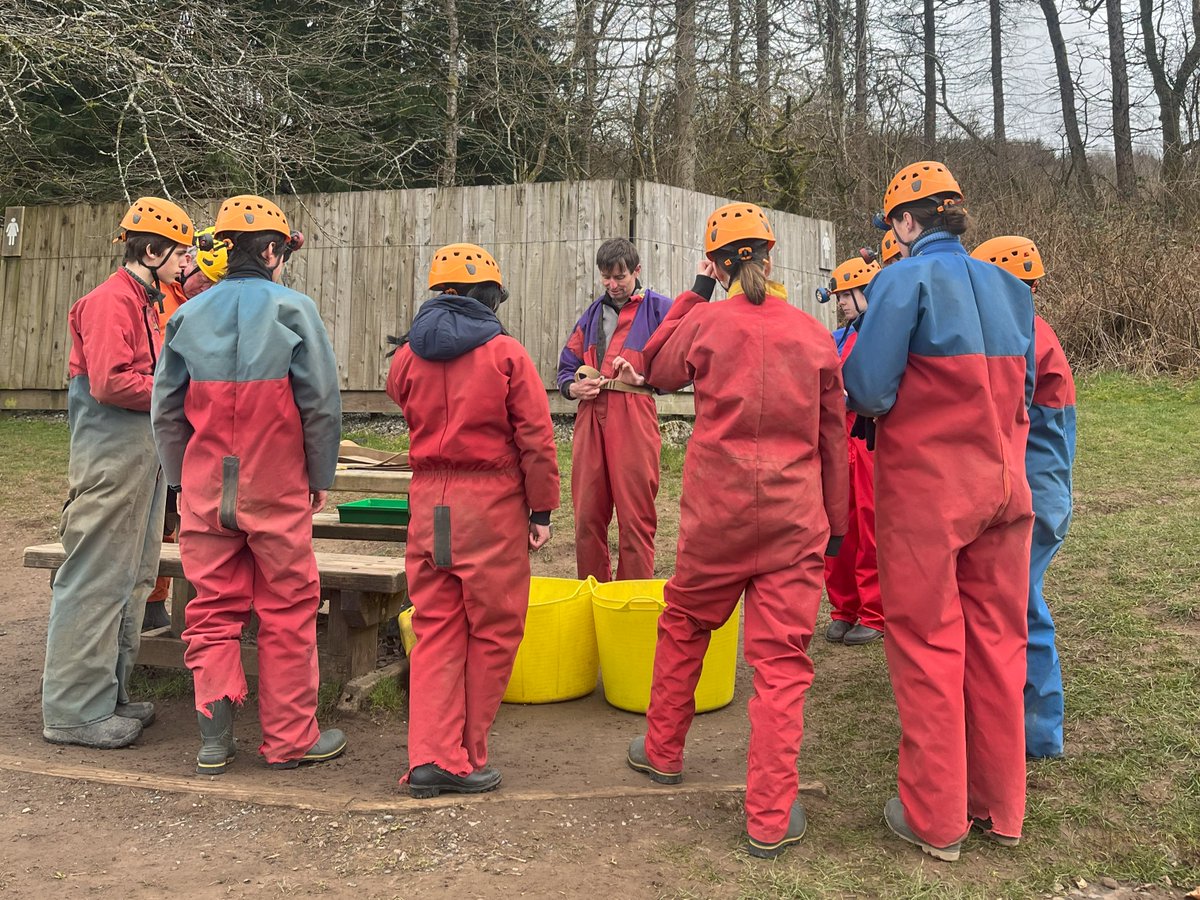 #WardenWednesday Youth Wardens 🎉 This month our Youth Wardens joined young people from @PembsCoast Next Generation for three days of jam-packed activities learning about our national park and working together on our Youth Manifesto 🤝 ⛰️