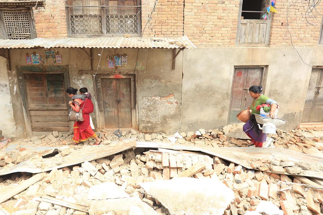 In 2015 an #earthquake struck Nepal. More than 5 tons of #water and #sanitation materials were sent to help the affected people. 📅 April 2015 - September 2015. 🤝🏼 Beneficiaries: 30,000 With @Oxfam If you want to know more about the project ➡️ wearewater.org/en/projects/wa…
