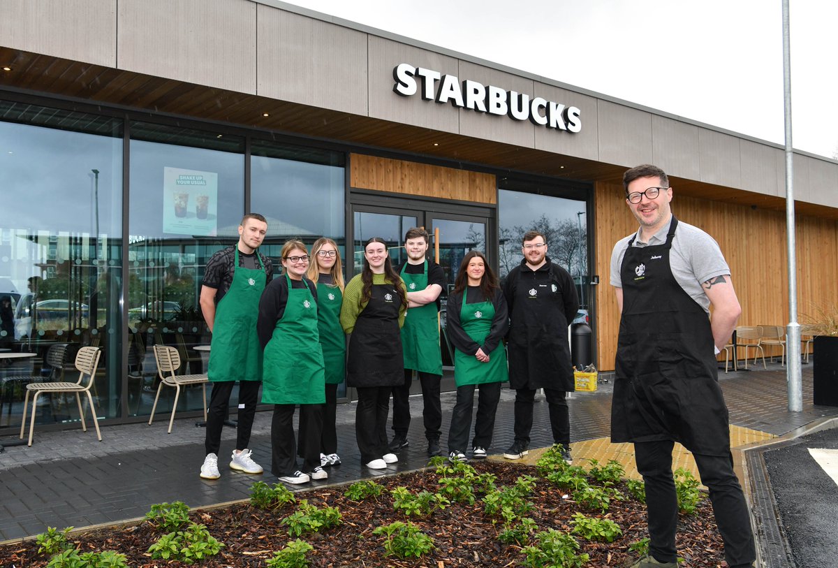 Greenock's Starbucks brewed its first coffees this morning, with 25 new jobs being created for local people at the drive-through. ☕️ Take a look inside: tinyurl.com/mprsakvb