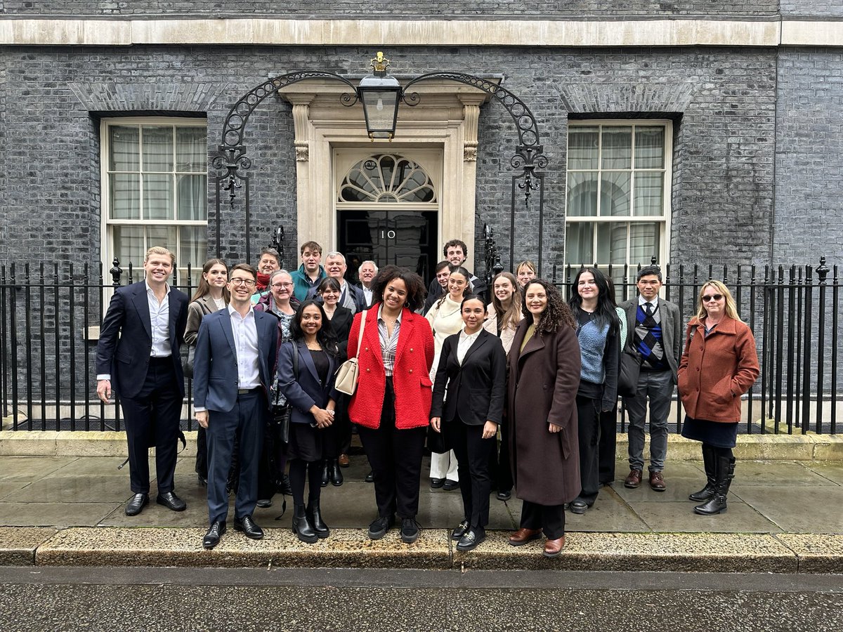 Finishing off another great year of teaching ‘The History of PMs & No10’. Our students have been invited to Downing St since 1992. This will be the core module of our new MA Government Studies going live this September - join us!: thestrandgroup.kcl.ac.uk/ma-government-… @policyatkings