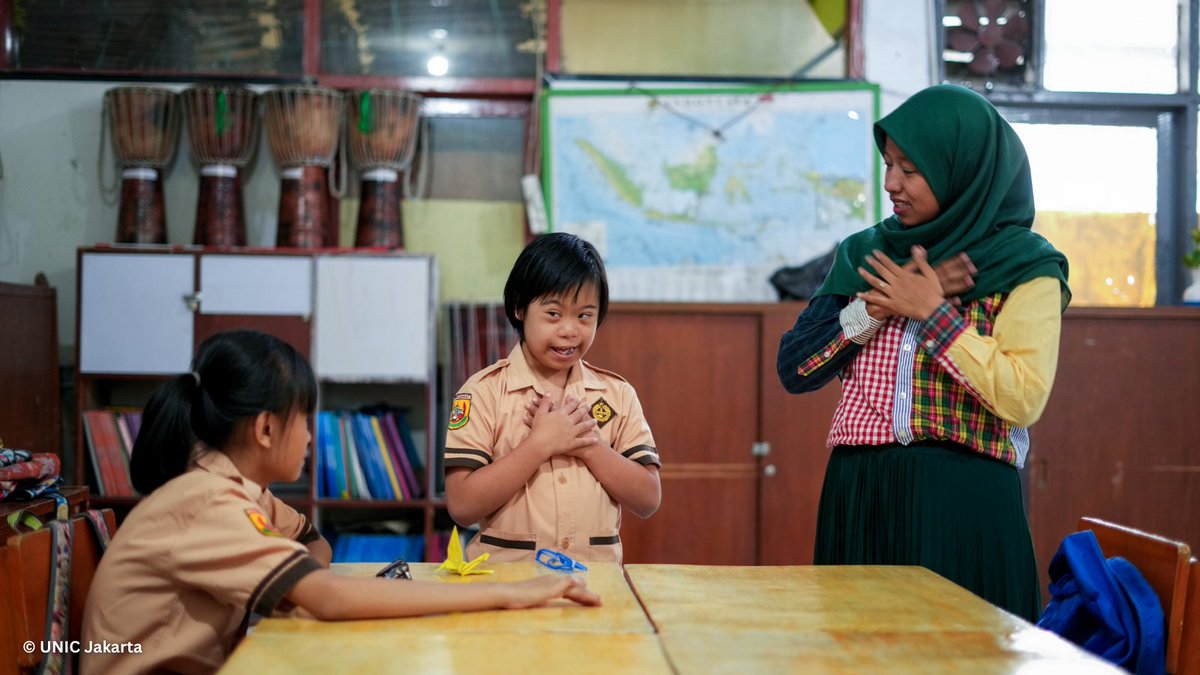 valerie.julliand (@valeriejulliand) on Twitter photo Breaking taboos, one song at a time! 🎶 Thanks to toolkits provided by <a href="/UNFPAIndonesia/">UNFPA Indonesia</a>, special needs teachers empower young minds with knowledge and autonomy of their own bodies. Read a piece from <a href="/UNinIndonesia/">United Nations in Indonesia</a>’s book, “Those Not Left Behind” indonesia.un.org/en/259758-thos… Breaking taboos, one song at a time! 🎶 Thanks to toolkits provided by <a href="/UNFPAIndonesia/">UNFPA Indonesia</a>, special needs teachers empower young minds with knowledge and autonomy of their own bodies. Read a piece from <a href="/UNinIndonesia/">United Nations in Indonesia</a>’s book, “Those Not Left Behind” indonesia.un.org/en/259758-thos…