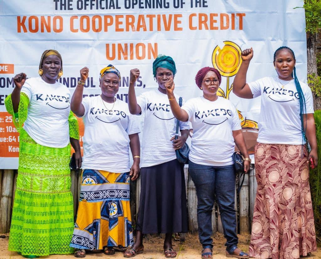Through our Credit Union structures supported by @IrlEmbFreetown @UNDPSierraLeone @BMZ_Bund @CARE @CA_global we are proud to provide financial services to 4,000+ residents,groups & informal businesses in hard to reach communities 🇸🇱 who have saved $584,128 & loans worth $477,145