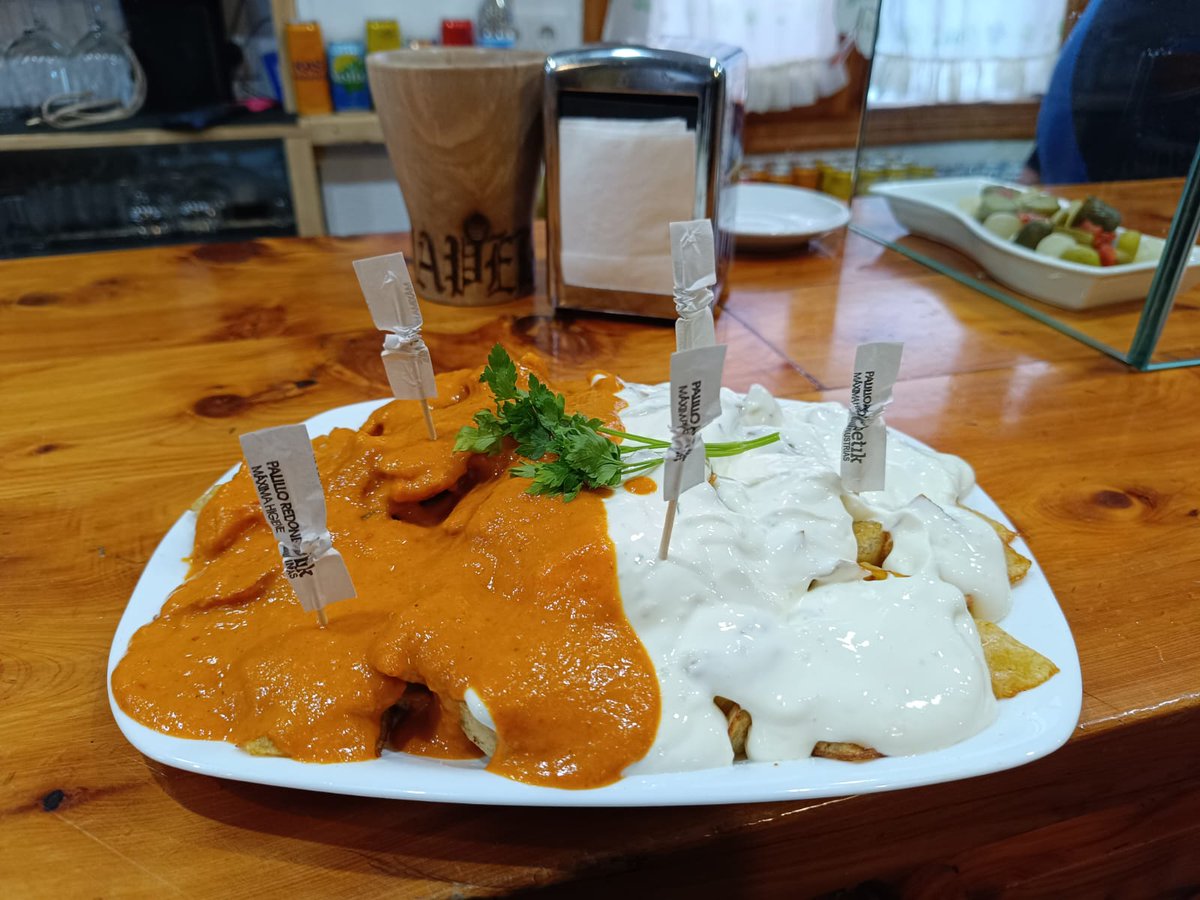 En Semana Santa abrimos todos los días, incluido el lunes. Así que ya puedes venir a probar nuestros torreznos y nuestras "mixtas" 😋😋😋😋