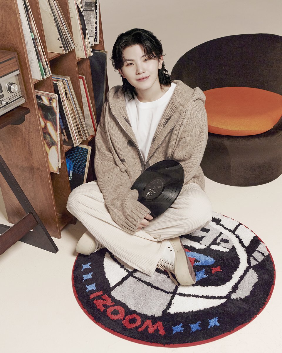 HYBE MERCH (@hybe_merch) on Twitter photo <a href="/weverseshop/">Weverse Shop</a> Artist-Made Collection by SEVENTEEN Season 2.
Photo Shoot - WOOZI
우지의 뾰뾰티콘 라이스볼 세트, 우주공장 러그를 위버스샵에서 만나보세요.
👀 상품 보러가기 campaigns.weverseshop.io/by_SVT_Season2
📆 판매 오픈 2024. 03. 28. 6PM (KST)
📍 <a href="/weverseshop/">Weverse Shop</a>
#WOOZI #우지
#SEVENTEEN #세븐틴
#byWOOZI <a href="/weverseshop/">Weverse Shop</a> Artist-Made Collection by SEVENTEEN Season 2.
Photo Shoot - WOOZI
우지의 뾰뾰티콘 라이스볼 세트, 우주공장 러그를 위버스샵에서 만나보세요.
👀 상품 보러가기 campaigns.weverseshop.io/by_SVT_Season2
📆 판매 오픈 2024. 03. 28. 6PM (KST)
📍 <a href="/weverseshop/">Weverse Shop</a>
#WOOZI #우지
#SEVENTEEN #세븐틴
#byWOOZI