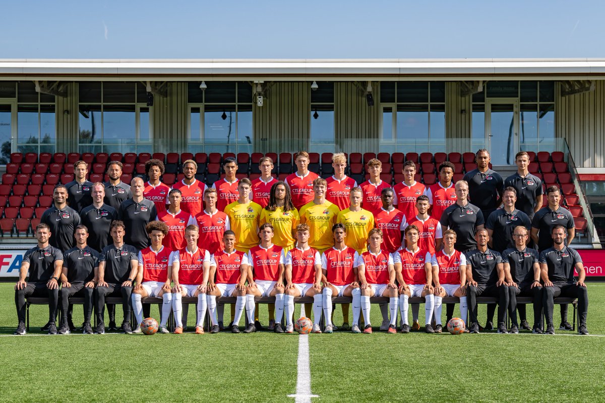 AZJeugd's tweet photo. 😎 Good job, boys!
🇨🇭 AZ Onder 18 wint in een oefenduel met 8-2 van Servette FC.
#AZO18 #azser #TheFutureIsOurs https://t.co/Cc0IscwWBP