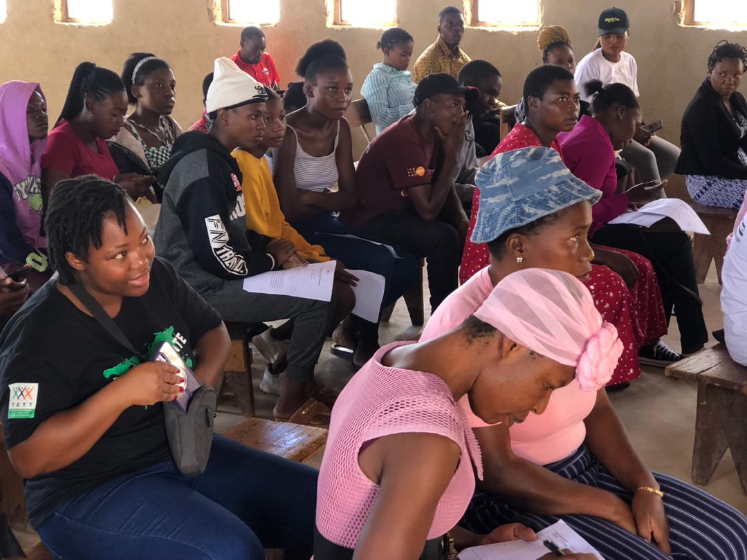 zimyouthcouncil's tweet photo. Anti-corruption dialogue and debates with youth in Epworth underway.....
#LetsfightCorruption
#YouthParticipation
@moysarzim @YetTrust @ZIMCODD1 https://t.co/ewSy1K0Ukg