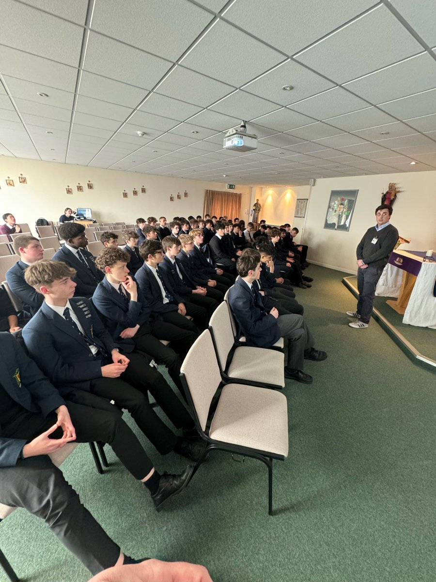 Mr J Metcalfe, partner at Hollis Hockley LLP & Miss F Chandler, apprentice, presented 'A Career in Property - Chartered Surveying: What do they do? How do you get into the industry?’. It was an great opportunity to learn about careers & to welcome Jeremy & Freddie, both Alumni.