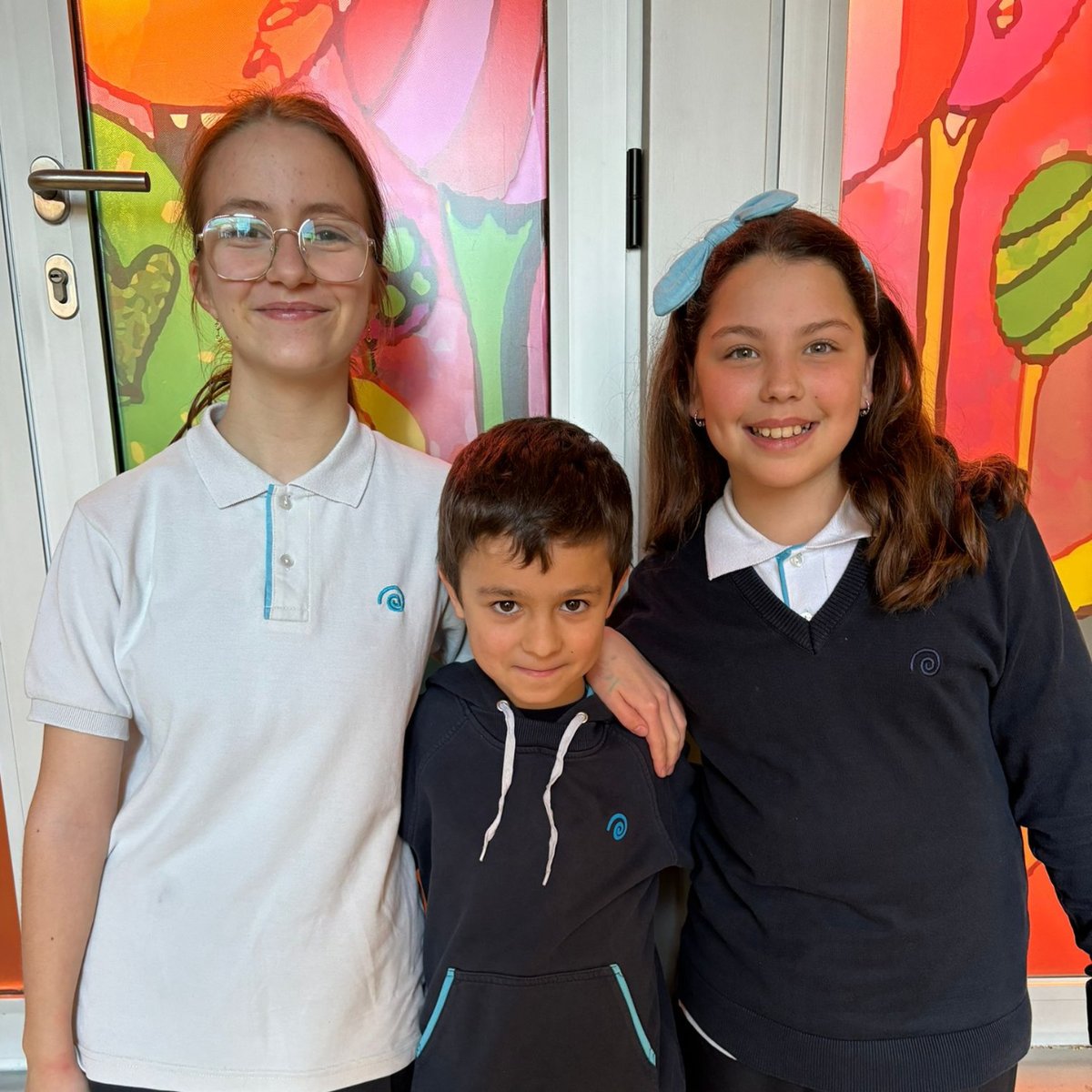 Tangram_LS's tweet image. 🐝😄 La sonrisa de los ganadores 

Estos son los alumnos ganadores del colegio @_mdangels. Han ganado la Fase Escolar del Spelling Bee y se clasifican directamente para la final. 

🍀 ¡¡Enhorabuena!!

#XIISpellingBee #TangramLearningSystems