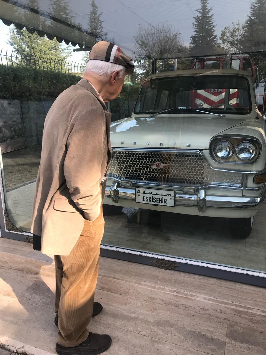 bosunatiklama's tweet photo. Devrim otomobilinin tasarımcısı Gündüz Sait Güngen 99 yaşında hayatını kaybetti. https://t.co/EIkGobBY4J