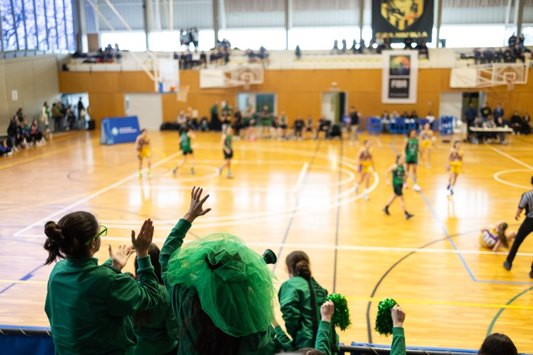 🏀 <a href="/uemataro/">U.E. Mataró</a> i <a href="/CanteraUnicajaC/">Cantera UnicajaCB</a> , primeres campiones del Torneig <a href="/FIBA/">FIBA Basketball</a>  #Castelldefels infantil femení

Les del Maresme van guanyar el Joventut a la final U14 (81 - 53)

Les andaluses es van imposar a UE Mataró a la final U13 (62 - 49)