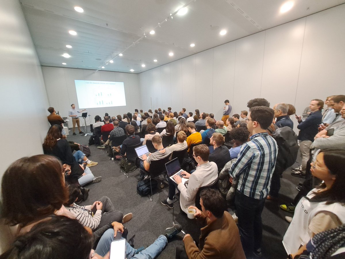 A packed room and exciting talks - the 4th @appliedmldays AI & the Molecular World track was a full success! Many thanks to the excellent speakers, to the participants, and to @RebeccaNeeser @igashov @rneschneuing @damiano_sga and @befcorreia for the organisation! #AMLD2024EPFL