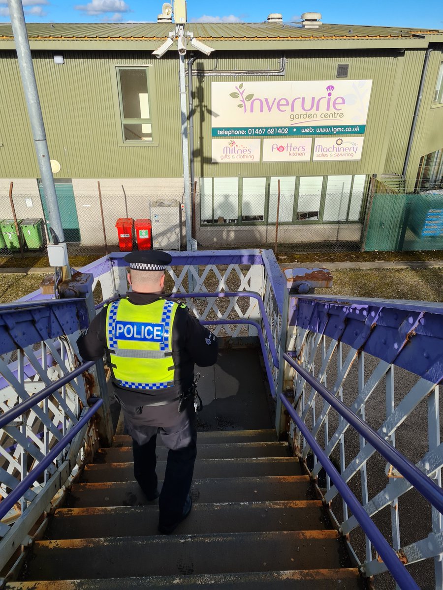 On train Policing Aberdeen - Inverurie. Reassuring the public #Inverurie #Aberdeen #Guardiansoftherailway