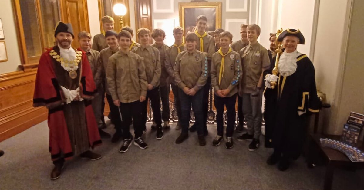 As well as schools, The Mayor of Kirklees welcomes groups and organisations to ask him questions about his role, democracy, and the council. He was delighted to welcome Shelley Explorers to Huddersfield Town Hall for a special visit.