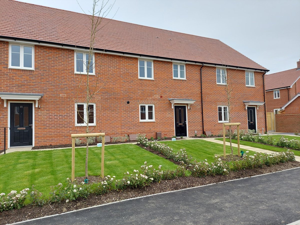 Claire Swaffield tweet media