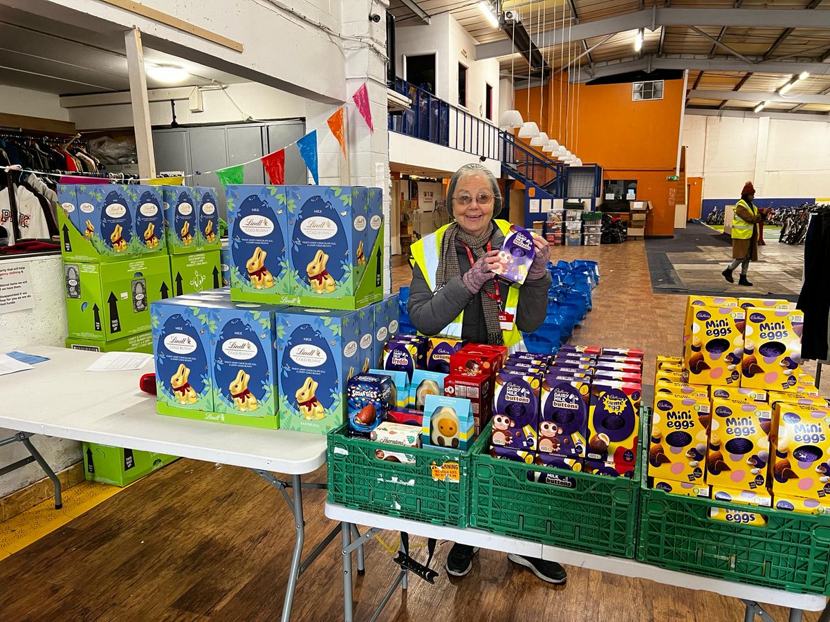 Local refugee charity @Care4Calais SW London are running their annual fundraiser to buy Easter eggs for refugees living locally, and are appealing for donations. To find out more and to donate, visit: peoplesfundraising.com/fundraising/ea… #Tooting @WWRefugees @balhamnewsie