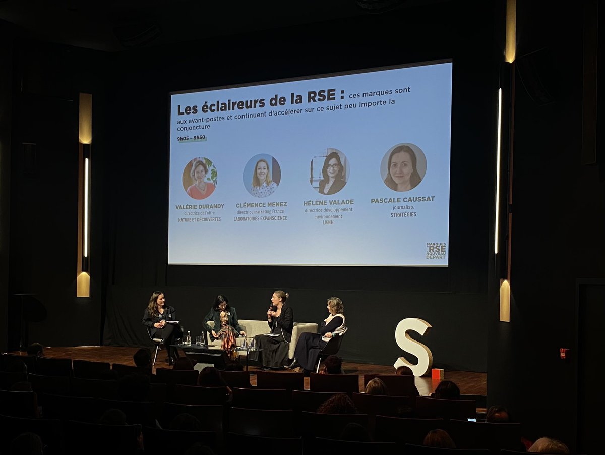 TresorBofete's tweet photo. Conférence @Strategies "marques et
RSE : un nouveau départ"

Table ronde animée par @Pascale_Caussat avec Valerie Durandy @natureetdecouvertes, @HeleneValade @LVMH, @ClemenceMenez @expanscience_fr

Merci @ThierryWojciak pour l’invitation 🙏🏿

#RSE #développementdurable https://t.co/6S42Iof1vw