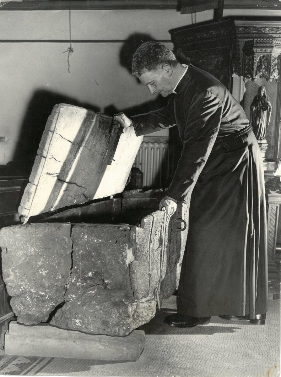E & S Photo Archive (@esphotoarchive) on Twitter photo This 900-year-old Norman chest, hollowed out of the trunk of an oak tree, was believed to be the oldest object in West Bromwich and All Saints Church used it for church plate, money and vestments. #ArchiveObject #Archive30 <a href="/ARAScot/">ARA Scotland</a> This 900-year-old Norman chest, hollowed out of the trunk of an oak tree, was believed to be the oldest object in West Bromwich and All Saints Church used it for church plate, money and vestments. #ArchiveObject #Archive30 <a href="/ARAScot/">ARA Scotland</a>