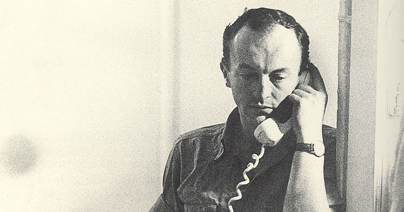 “Have you forgotten what we were like then when we were still first rate and the day came fat with an apple in its mouth it’s no use worrying about Time but we did have a few tricks up our sleeves and turned some sharp corners” Frank O’Hara, born 27 March 1926 #frankohara #poem