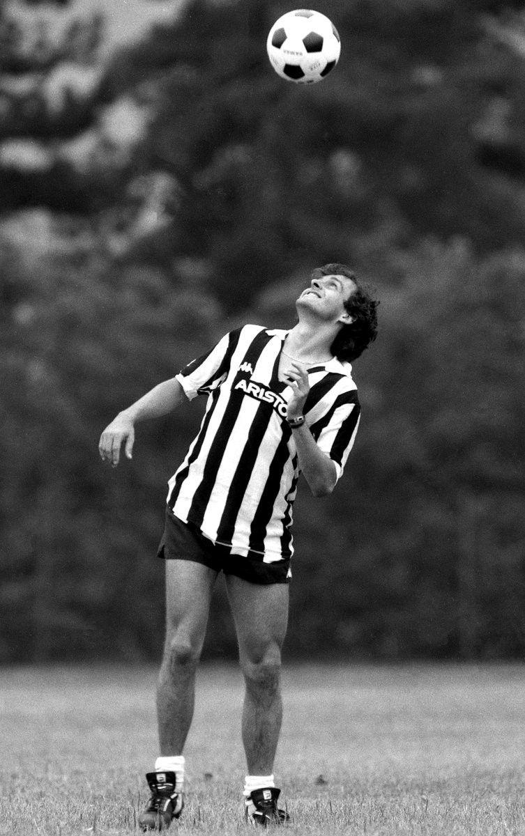 juventusfc's tweet photo. Le Roi 👑🇫🇷 https://t.co/xgL4J2stzM