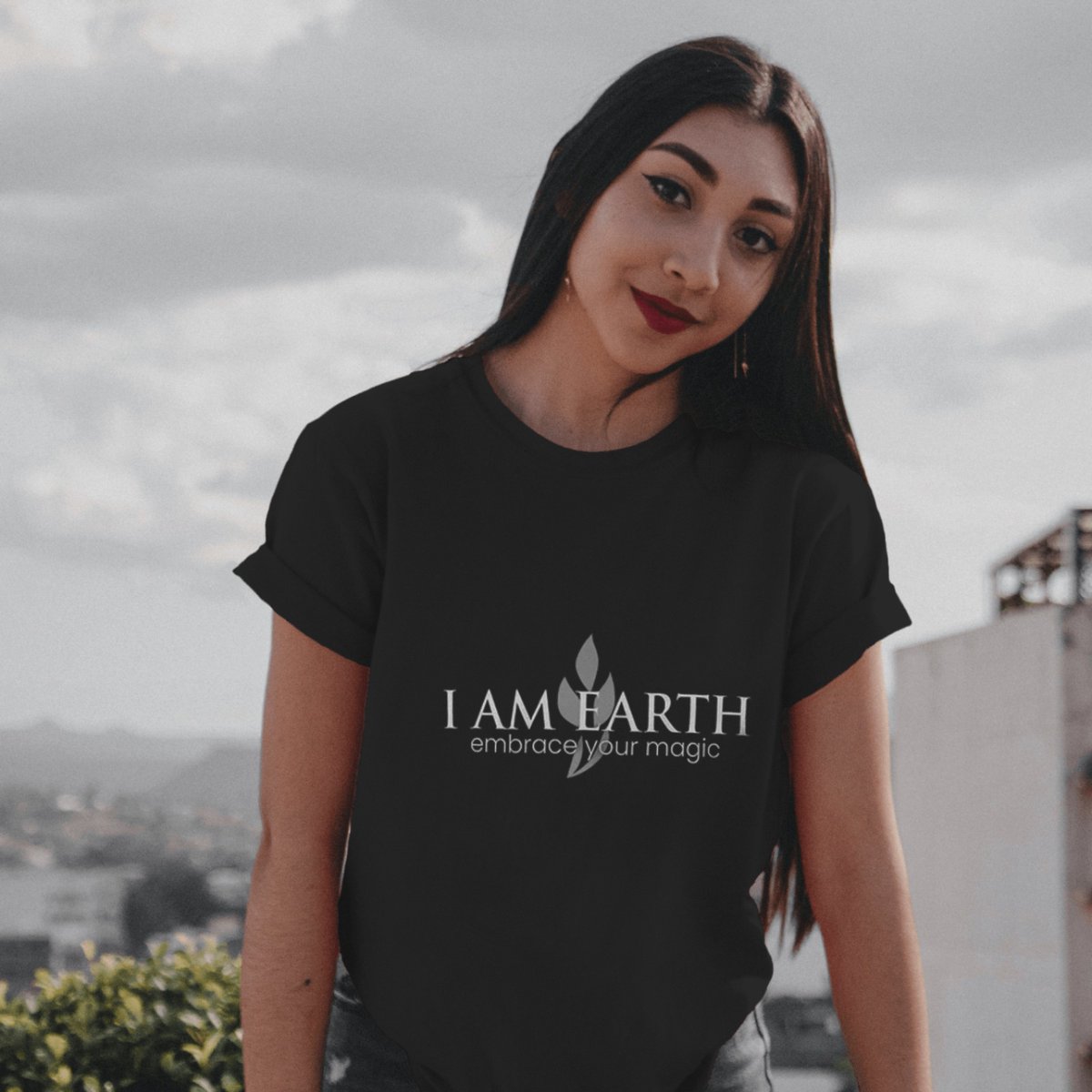 Elevate your style with the timeless sophistication of our "Earth Warrior" Tee! Crafted with comfort and elegance in mind, this tee is a versatile addition to your wardrobe. 🌿✨
-----
Link: igenieapparel.com/collections/t-…
.
#EverydayOutfit #CasualChic #SustainableStyle
