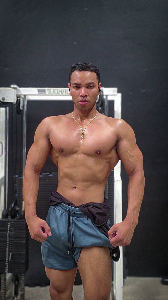 fitstabody's tweet photo. You have to invest in your well-being 💯💪🏾🔥

#bodybuilding #natty #workout #fitness #fit #natty #fitness #offseason #muscle #muscular #physique #cambodian #gym #motivation #athlete #Lean #flex #training #classicphysique #fit #gymrat  #naturalphysique #health #lifestyle https://t.co/a2clcMvmru
