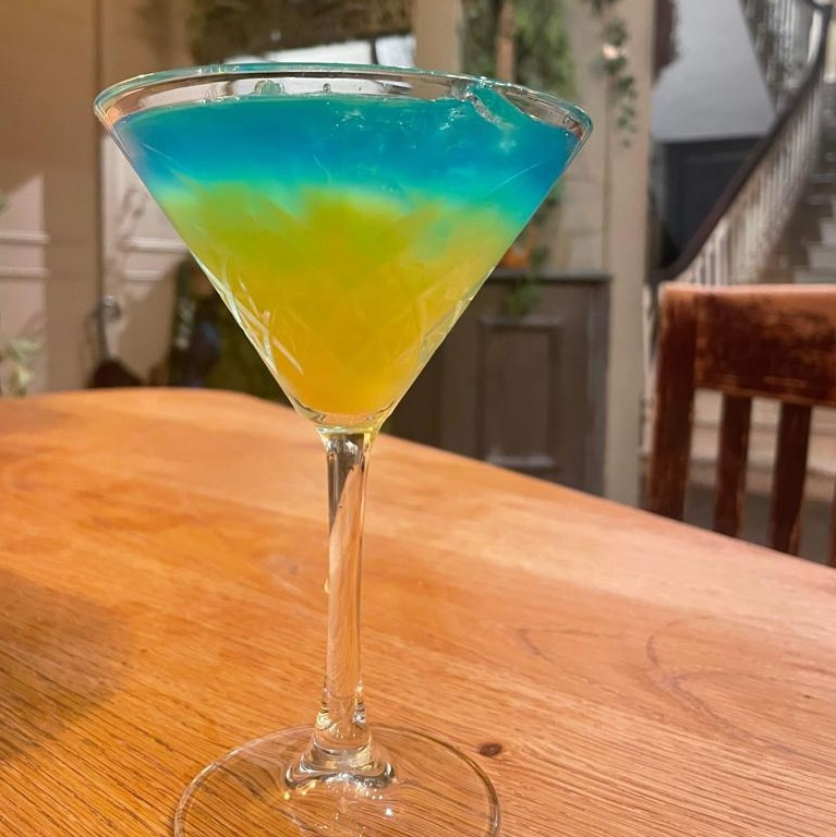 We're looking forward to a busy weekend! 

Breakfast, lunch, dinner and drinks - including our ever expanding cocktail menu. 

Enjoy your weekend folks 🥂

#Cocktails #ItsTheWeekend #Cheers #BankHoliday