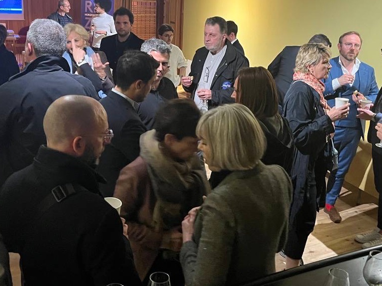 Retours en images sur la soirée du 25 mars ! 

Retrouvez ci-dessous notre présentation avec les informations sur la nouvelle équipe du comité bordelais et notre feuille de route pour les prochains moi : docuvieware-box.com/?file=00001-89…