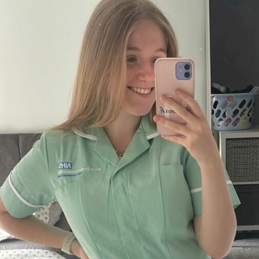 It's National Supported Internship Day and we're celebrating our students who are currently training in workplaces. Hannah is a shining example of how supported internships help kickstart careers for young people with barriers to learning. Read more: mft.nhs.uk/2024/03/25/the…