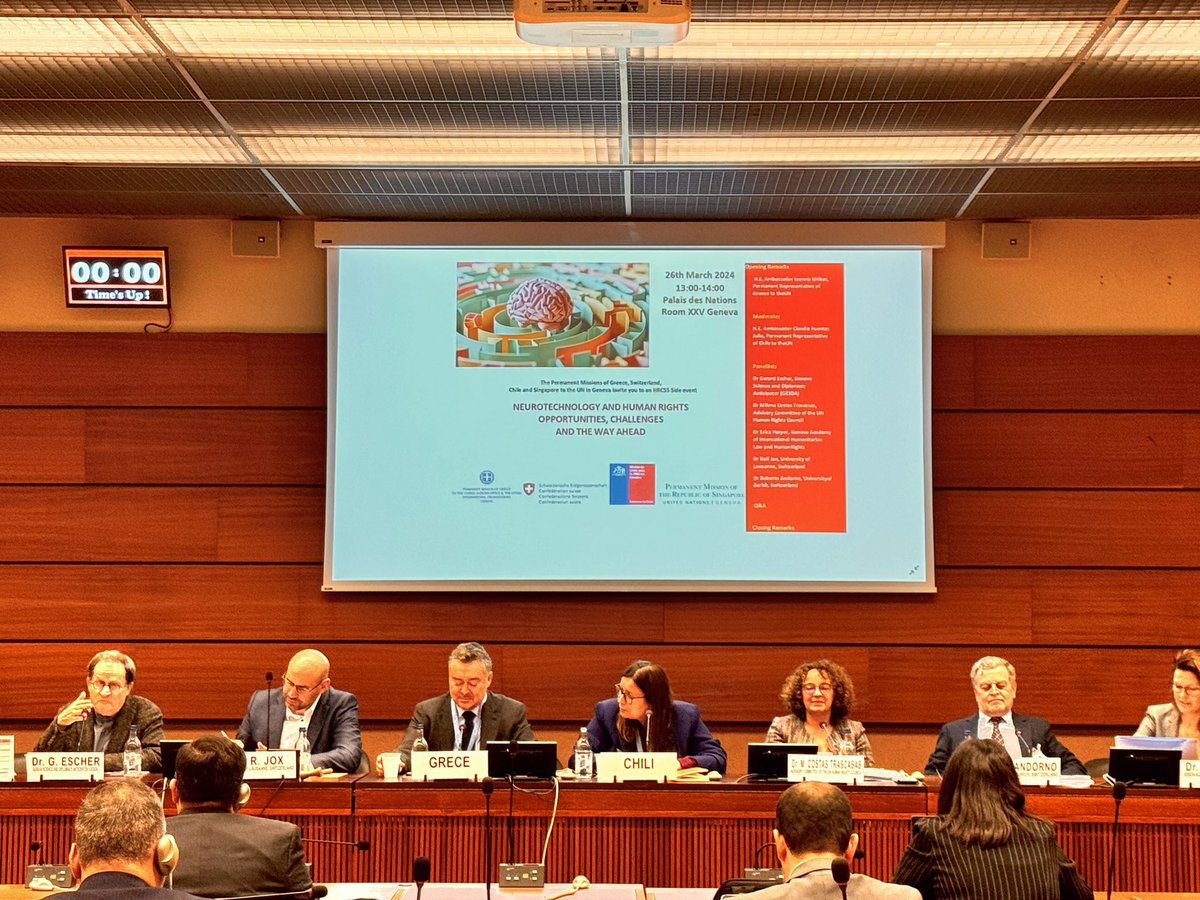 At the #HRC55 side-event,  @GESDAglobal emphasized that brain-machine interfaces are on the cusp of being adopted by society, and dared to look ahead 5, 10 and 25 years. Questions relating to the rules governing these developments were also discussed by neurotechnology experts.