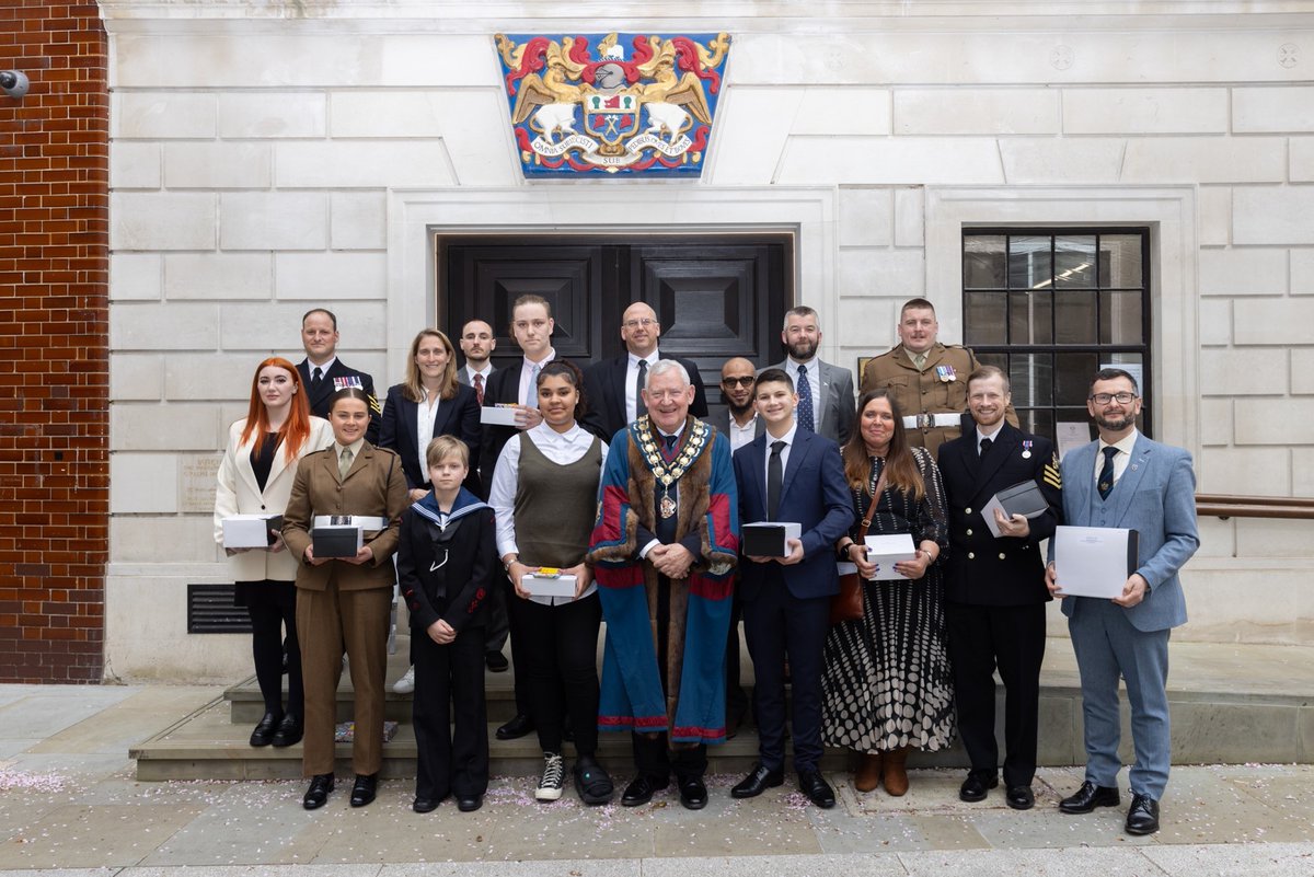 OC BBMF and our award winners had a fantastic day at the Worshipful Company of Builders’ Merchants City & Awards Lunch at Butchers’ Hall! Thanks @WCoBM for hosting us! #London #WCoBM #excellenceaward #outstandingcontribution