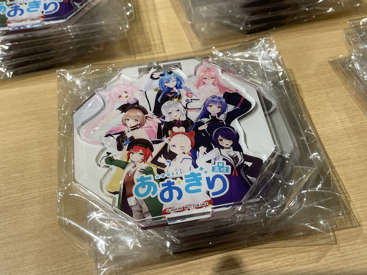MATTENN's tweet image. ノベルティがあおぎりなの良い #phpstudy #viviontech